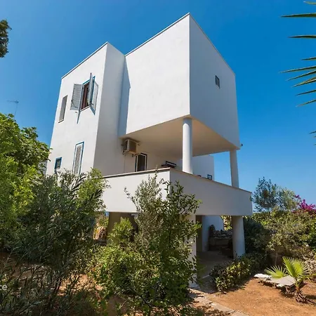 Sea View Great Location In Salento Villa
